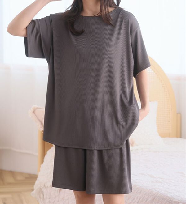 A HAPPY MARILYN（アハッピーマリリン）の「【Ｌ～８Ｌ】タイプが選べる！さらっとろルームウェアセット（パジャマ・ルームウェア）」｜ダークグレー