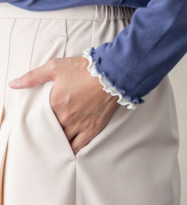 BELLUNA（ベルーナ）の「重ね着風フリル衿プルオーバー（カットソー）」｜詳細画像