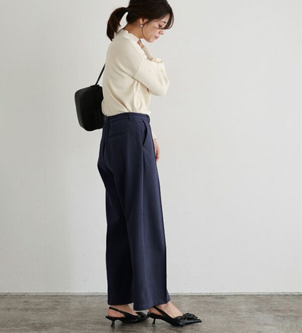 Pierrot（ピエロ）の「カット起毛ピンタックワイドパンツ（ワイドパンツ・ガウチョ）」｜詳細画像