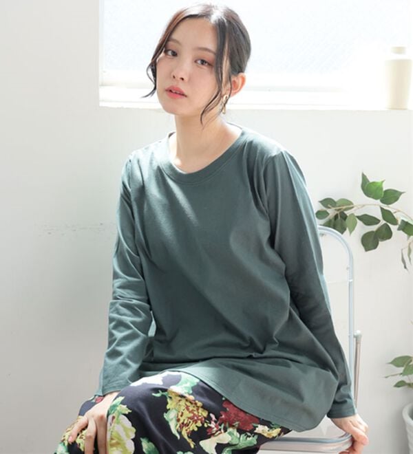 A HAPPY MARILYN（アハッピーマリリン）の「【Ｌ～８Ｌ】綿１００％裾フレア万能ロングＴシャツ（Tシャツ）」｜詳細画像