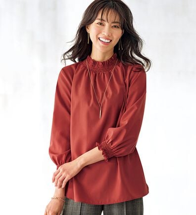 BELLUNA（ベルーナ）の「衿＆袖シャーリング使いブラウス（ブラウス）」