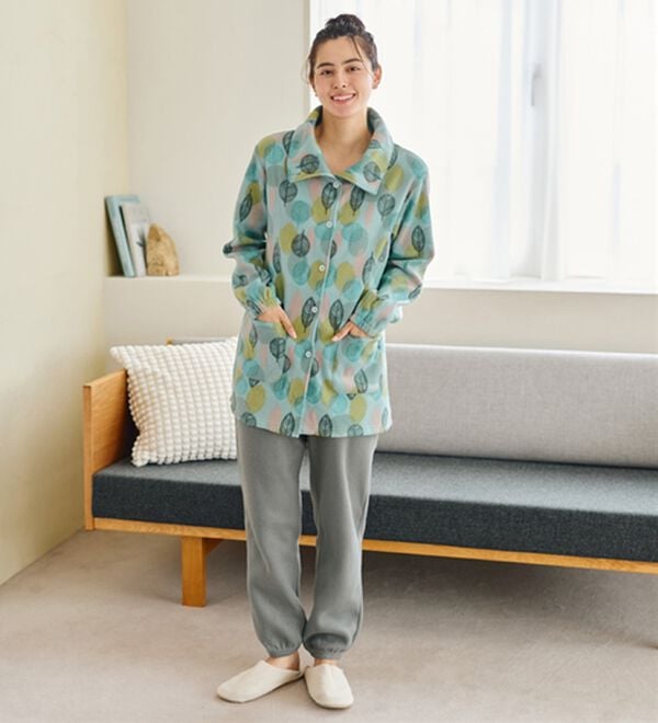 LAVIENNE（ラヴィエンヌ）の「【首元までぬくぬく】ソフトでかるぽかフリースパジャマ（パジャマ・ルームウェア）」｜詳細画像