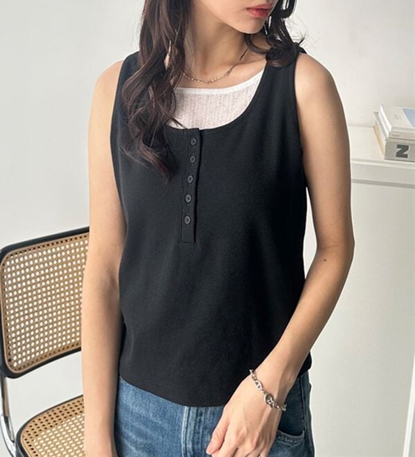 GeeRA（ジーラ）の「ヘンリーネックレイヤード風タンクトップ（タンクトップ・キャミソール）」｜詳細画像