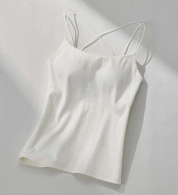 YU'NOW（ユナウ）の「【カップ付インナー】バッククロスブラキャミ（ブラトップ・カップ付きインナー）」｜詳細画像