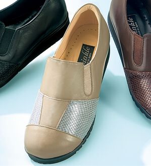 ルフラン（ルフラン）の「ゆったり５Ｅ異素材切替スリッポン（スリッポン）」｜グレージュ