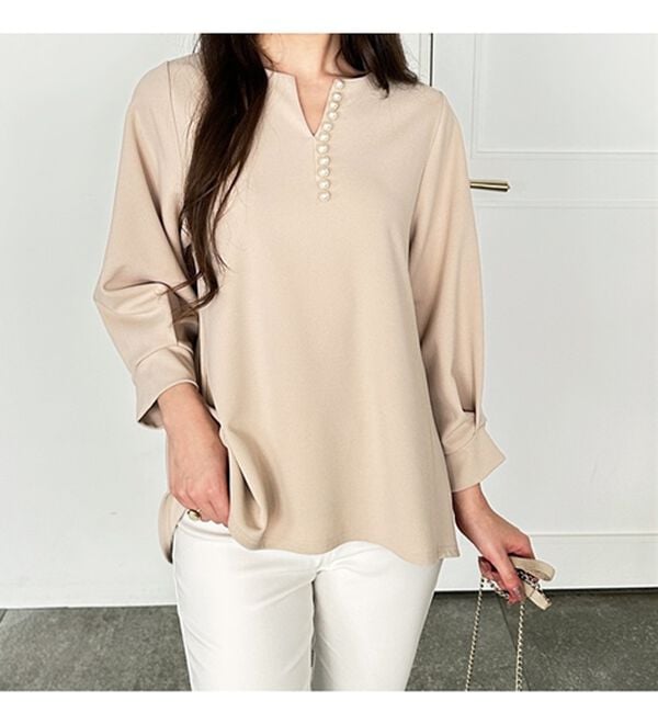 GeeRA（ジーラ）の「パール調ビーズ付キーネックブラウス（ブラウス）」｜詳細画像