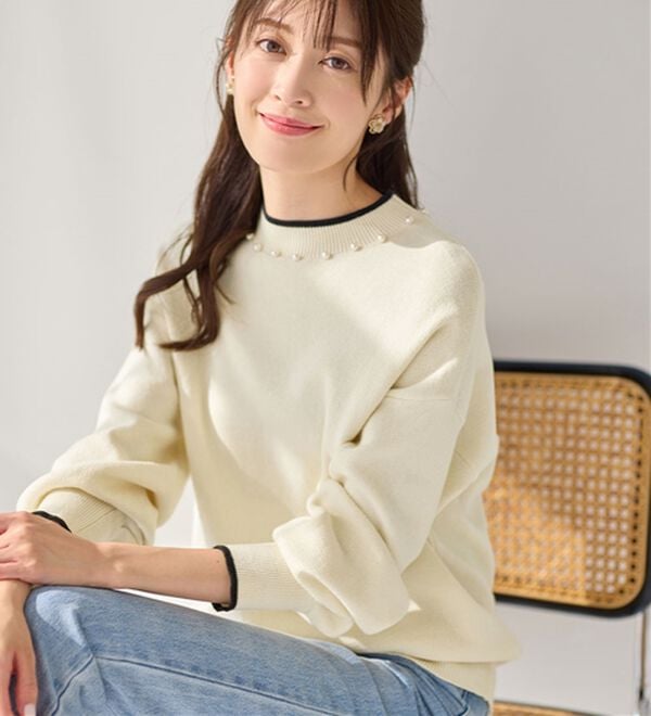 alotta（アロッタ）の「衿元パール調配色ミラノリブニット（ニット・セーター）」｜詳細画像