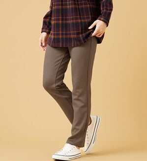 BELLUNA（ベルーナ）の「なめらかボンディング美脚ストレートパンツ（フルレングスパンツ）」｜モカ