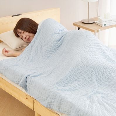 iellio（イエリオ）の「【わた入り】とろける涼感くしゅくしゅケット＜ふんわり・とろとろ・洗える・クール・ひんやりケット・接触冷感・肌掛け布団＞（肌掛布団・タオルケット）」