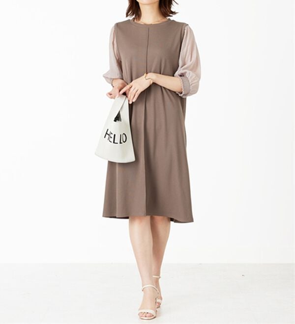 BELLUNA（ベルーナ）の「袖切替デザインシャーリングワンピース（その他ワンピース）」｜詳細画像