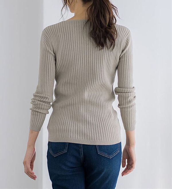 Pierrot（ピエロ）の「【選べるネック】華奢見え綿混リブニット（ニット・セーター）」｜詳細画像