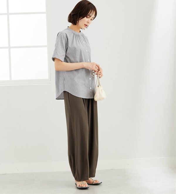 BELLUNA（ベルーナ）の「ギャザー使いバンドカラーブラウス（ブラウス）」｜詳細画像