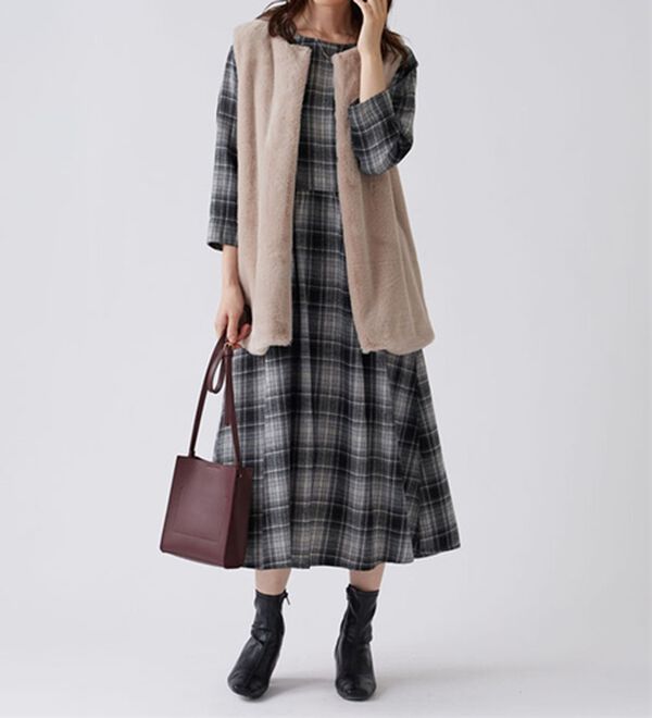 BELLUNA（ベルーナ）の「ゆったりギャザーポケット付ワンピース（その他ワンピース）」｜詳細画像