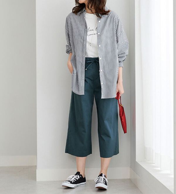 BELLUNA（ベルーナ）の「サラリ綿混ボタン使いキュロットパンツ（クロップドパンツ）」｜詳細画像