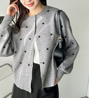 GeeRA（ジーラ）の「ドット柄カーディガン（ニットカーディガン）」｜グレー