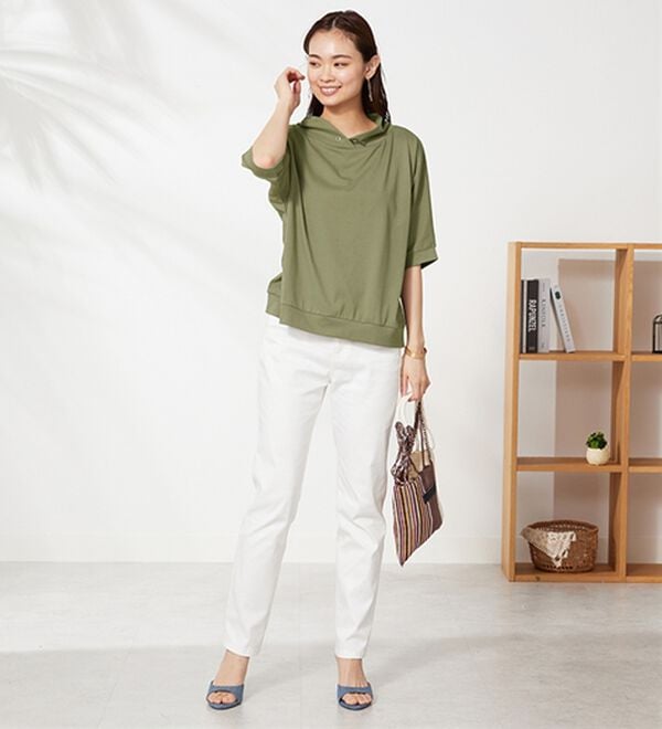 BELLUNA（ベルーナ）の「フード風衿デザインプルオーバー（カットソー）」｜詳細画像