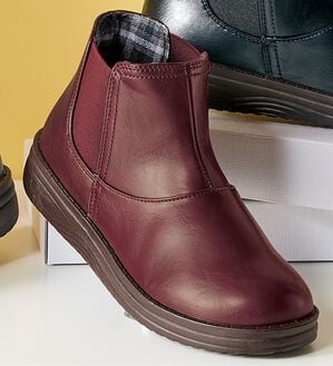 BELLUNA（ベルーナ）の「幅広軽量柔らかソールのスリッポンブーツ（ブーツ）」｜ワイン
