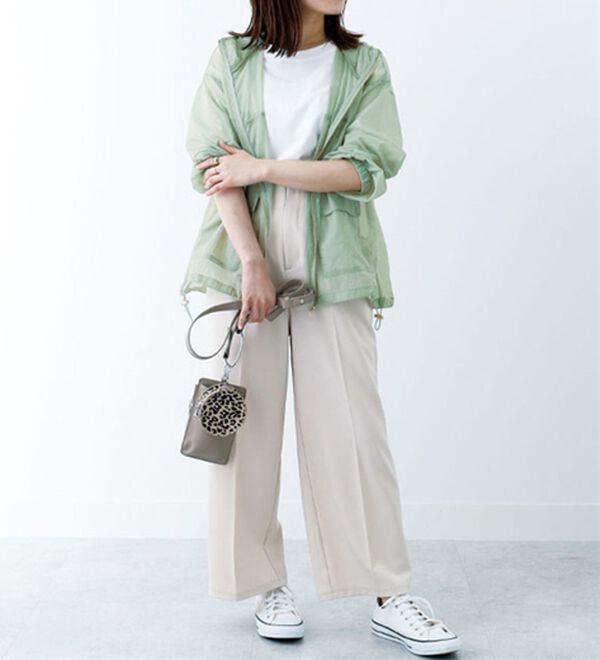 BELLUNA（ベルーナ）の「シアー素材フード付きブルゾンジャケット（ブルゾン）」｜詳細画像