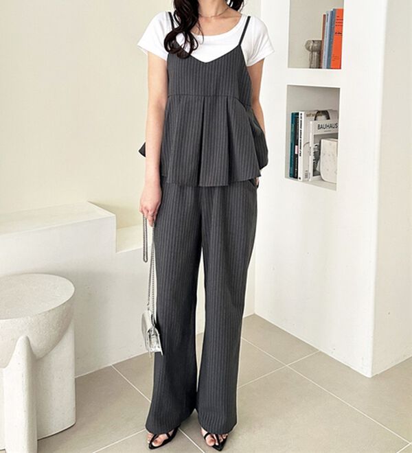 GeeRA（ジーラ）の「セットアップ風プリーツビスチェキャミサロペ（オールインワン）」｜詳細画像