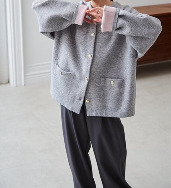 RANAN（ラナン）の「裏配色ゴールド調ボタンニットコーディガン（ニットカーディガン）」｜詳細画像