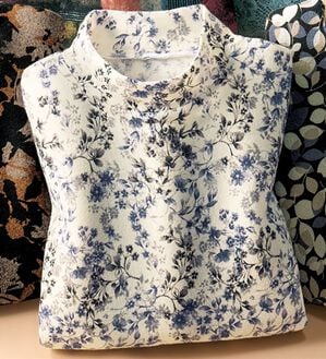 BELLUNA（ベルーナ）の「ふんわり華やぎチュニック（チュニック）」｜オフ白系小花柄