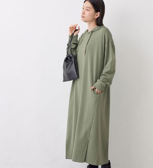 Viola e Viola（ヴィオラ エ ヴィオラ）の「【蓄熱保温】裏ファーマキシ丈ゆるパーカーワンピース（その他ワンピース）」｜グリーン