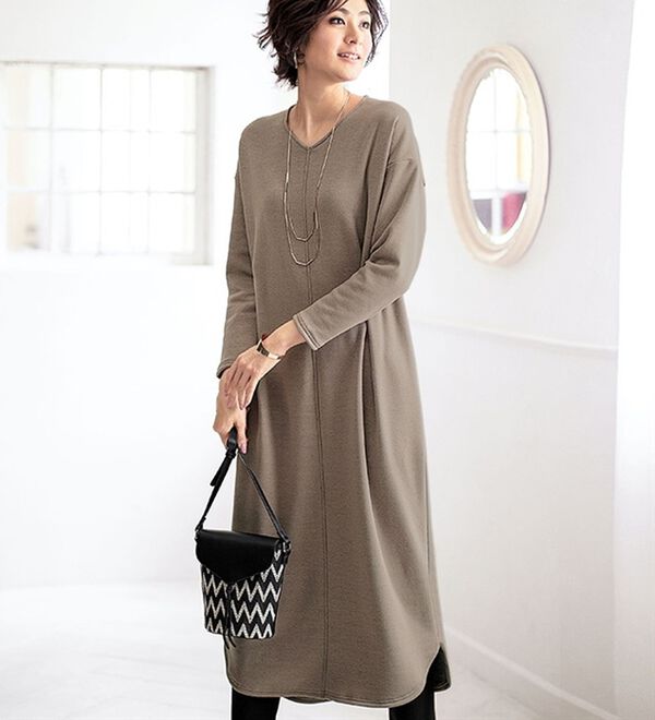 ふわふわ裏ファー素材ロング丈ワンピース - ベルーナ【公式】