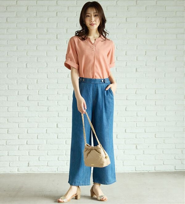 BELLUNA（ベルーナ）の「麻調合繊パール付タックデザインブラウス（ブラウス）」｜詳細画像