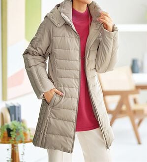 BELLUNA（ベルーナ）の「フレンチダウン使い細見えキルト切替ロングコート（ロングコート）」｜ライトグレー