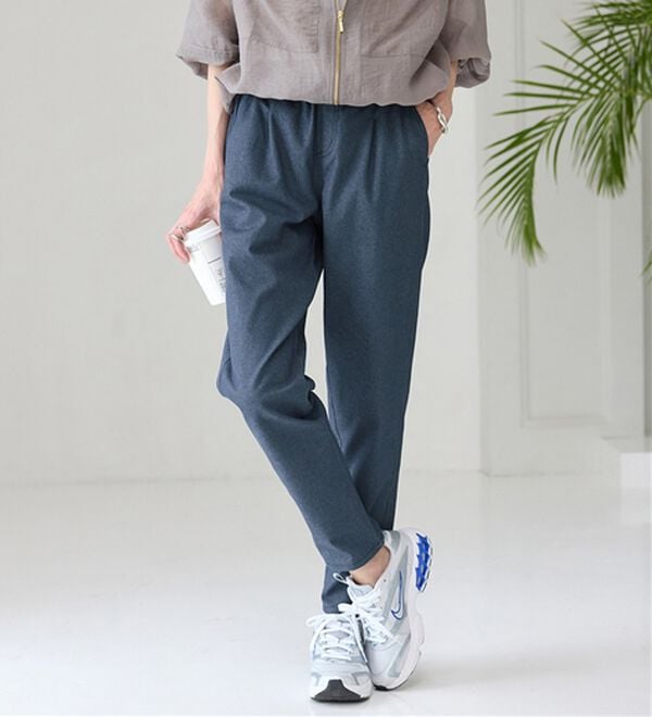 BELLUNA（ベルーナ）の「ゆるっとラクちん！万能パンツ（テーパードパンツ）」｜デニムブルー