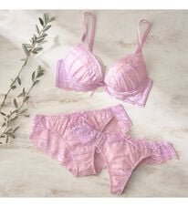 YU'NOW（ユナウ）の「【３点セット】ヌーディーレースブラ＆ショーツ＆Ｔバック（ブラジャー＆ショーツセット）」