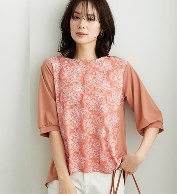BELLUNA（ベルーナ）の「配色花柄刺しゅうブラウス（アンサンブル）」｜詳細画像