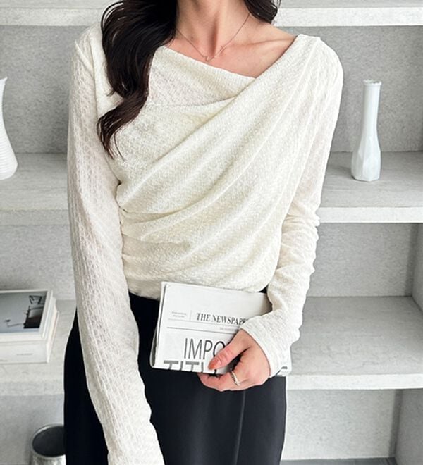 GeeRA（ジーラ）の「ジャガード素材ドレープカットソー（カットソー）」｜詳細画像