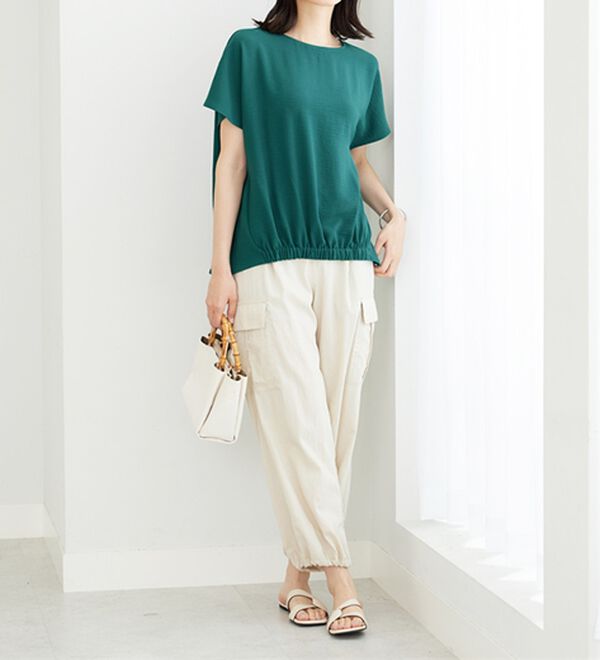 BELLUNA（ベルーナ）の「【2つの機能付き】お手入れ楽々！裾ギャザープルオーバー（ブラウス）」｜詳細画像