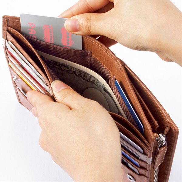 「＜ケン・コレクション＞収納力に優れた縦型二つ折り財布（メンズ財布・パスケース）」｜詳細画像