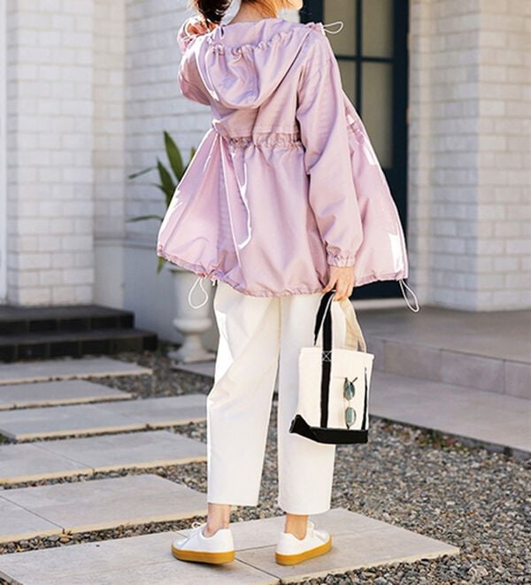 BELLUNA（ベルーナ）の「はっ水加工軽量パーカー（ポーチ付）（パーカー）」｜詳細画像