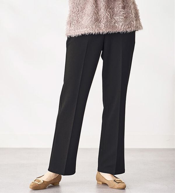 BELLUNA（ベルーナ）の「ジョーゼット素材フレアーパンツ（フルレングスパンツ）」｜黒