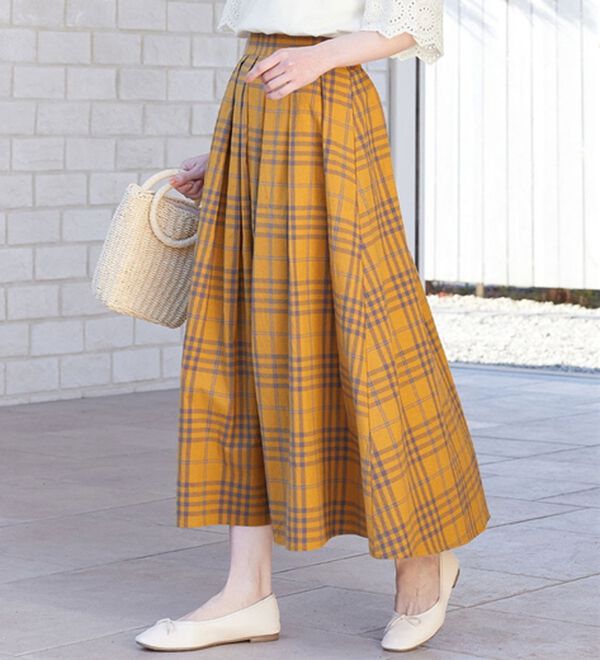 Viola e Viola（ヴィオラ エ ヴィオラ）の「ビッグチェックタックスカート（ロングスカート）」｜イエロー