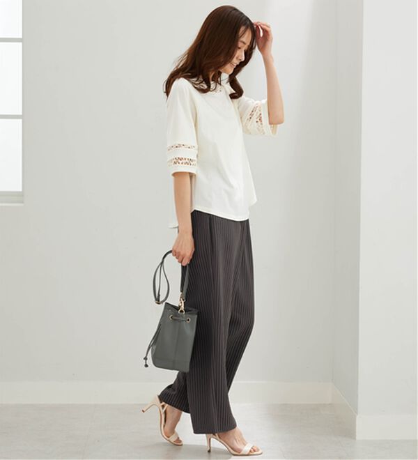 BELLUNA（ベルーナ）の「衿＆袖ハシゴレース使いプルオーバー（カットソー）」｜詳細画像