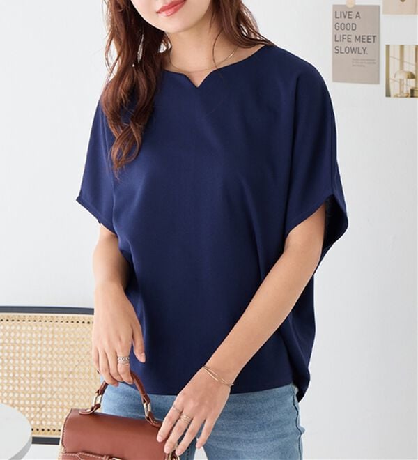 alotta（アロッタ）の「着痩せが叶うドルマンスリーブきれいめカットソー（カットソー）」｜詳細画像