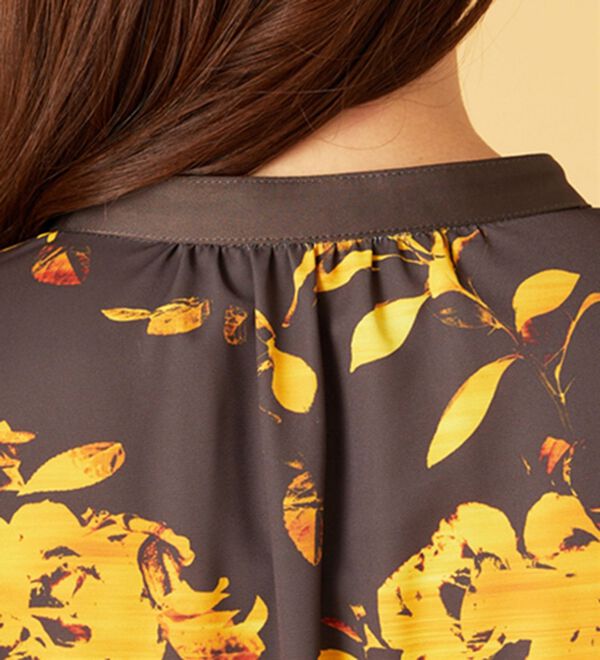 BELLUNA（ベルーナ）の「ビンテージ柄ピンタック使いワンピース（その他ワンピース）」｜詳細画像