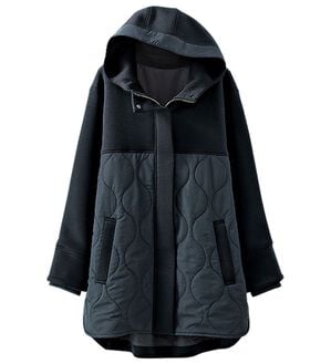 BELLUNA（ベルーナ）の「フードデザイン中わた切替ジャケットコート（ハーフコート）」｜ネイビー