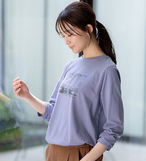 BELLUNA（ベルーナ）の「【着回しのミカタ！】綿100％大人顔サマ見えプリントロンT（カットソー）」｜詳細画像