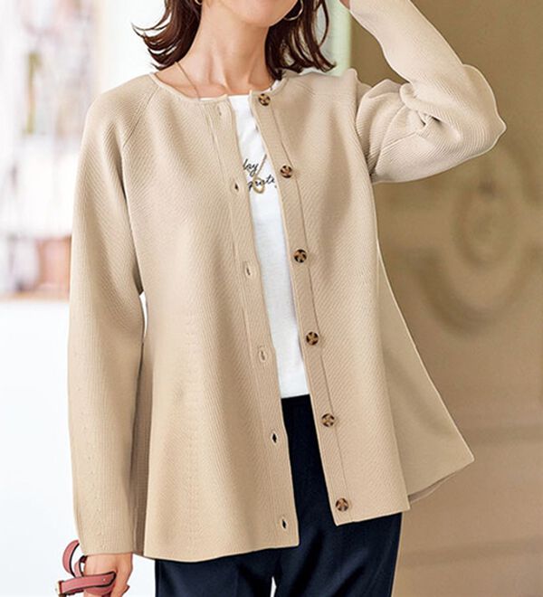 BELLUNA（ベルーナ）の「上品スポンディッシュニットペプラムカーディガン（ニットカーディガン）」｜アイボリー