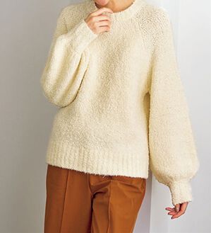 VINNO（ヴィノ）の「ウール入ブークレニットプルオーバー（ニット・セーター）」｜アイボリー