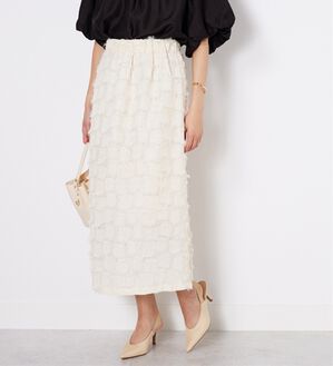 BELLUNA（ベルーナ）の「スクエア柄カットジャカードスカート（ロングスカート）」｜アイボリー