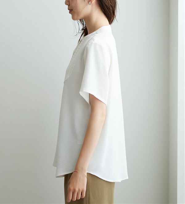 BELLUNA（ベルーナ）の「【2つの機能付き】お手入れ楽々！レース使いシャツチュニック（ブラウス）」｜詳細画像