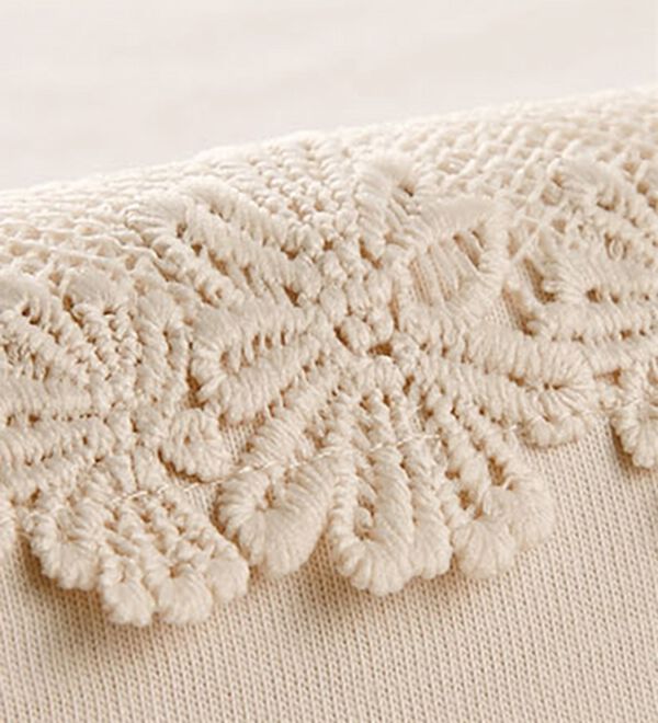 BELLUNA（ベルーナ）の「ケミカルレース使い華やかプルオーバー（カットソー）」｜詳細画像