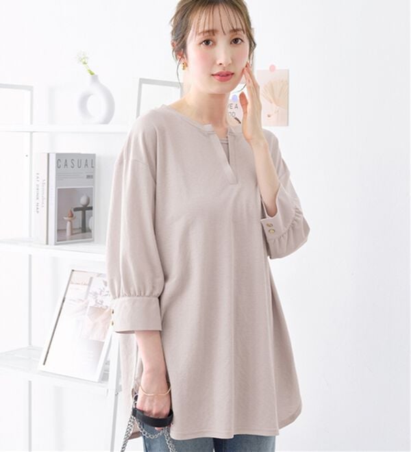 alotta（アロッタ）の「【接触冷感】６分袖衿フェイク裾ラウンドチュニック（チュニック）」｜ライトグレー