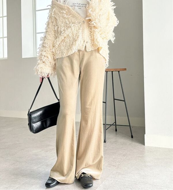 GeeRA（ジーラ）の「ベロアフレアパンツ（フルレングスパンツ）」｜詳細画像